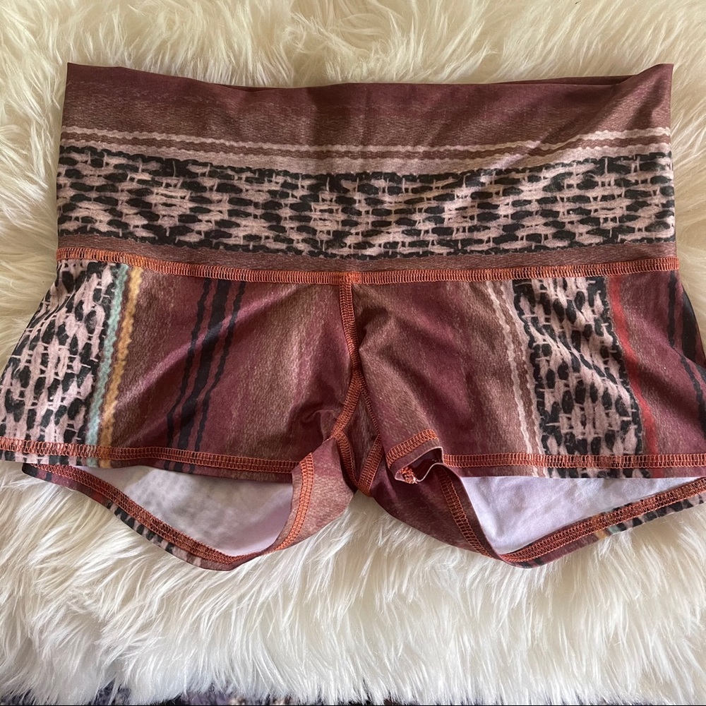 Teeki shorts
